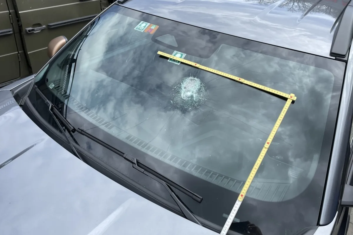 Trimmis GR – Autos auf A13 durch heruntergeworfene Steine getroffen