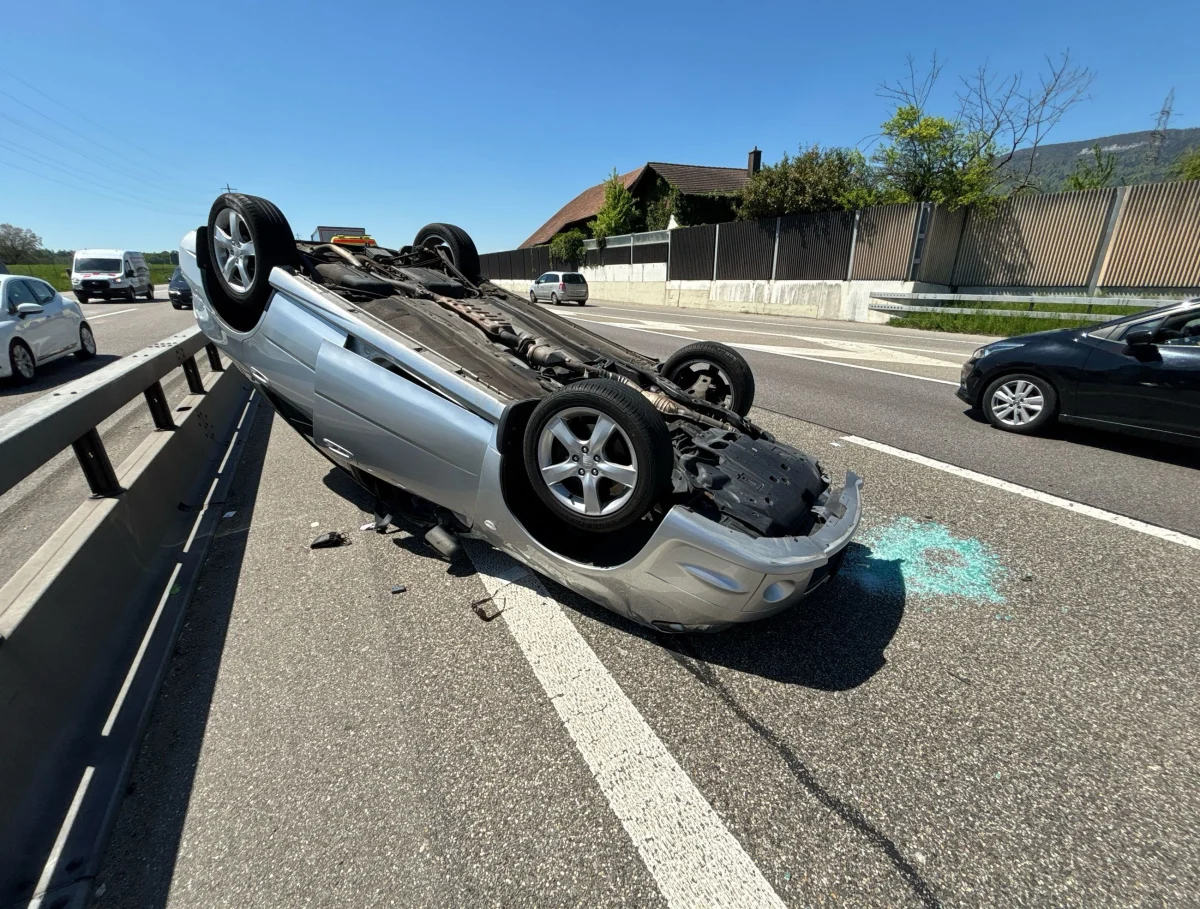 Niederbipp BE – Auto überschlägt sich bei Unfall auf der A1