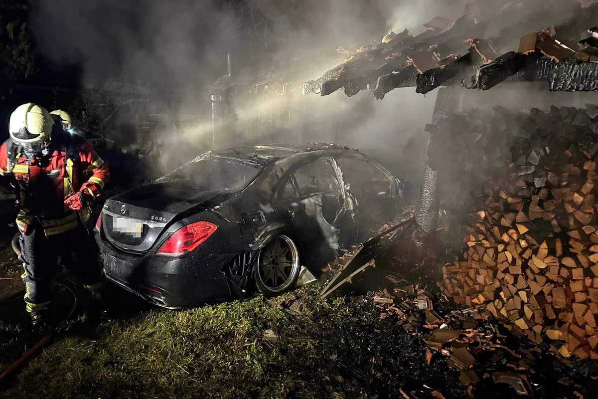 Weiningen TG – Auto brennt nach Unfall  - Lenker alkoholisiert