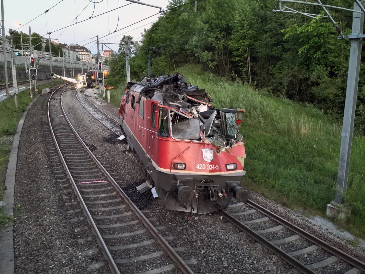 St. Gallen – Öl nach Verkehrsunfall in die Natur gelangt
