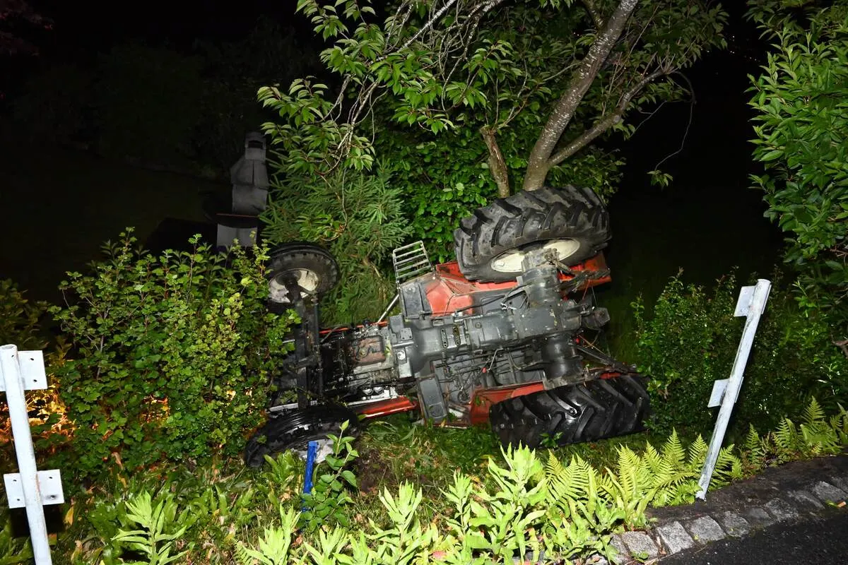 Selbstunfall mit Traktor in Grabs SG – 17-Jähriger in fahrunfähigem Zustand unterwegs