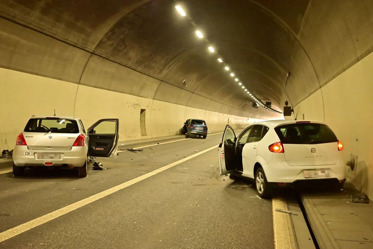 Tödlicher Verkehrsunfall auf der A15 bei Eschenbach SG – Frau verstirbt auf Unfallstelle