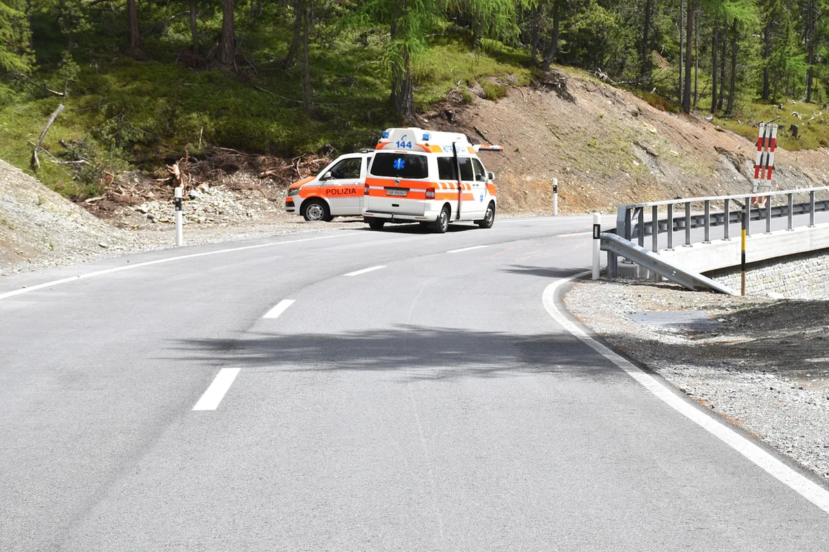 Zernez/Sufers GR – Drei Verletzte bei Motorradunfällen