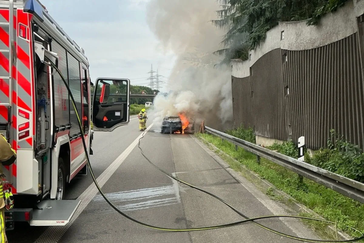 A31-Bottrop NRW – PKW steht in Flammen