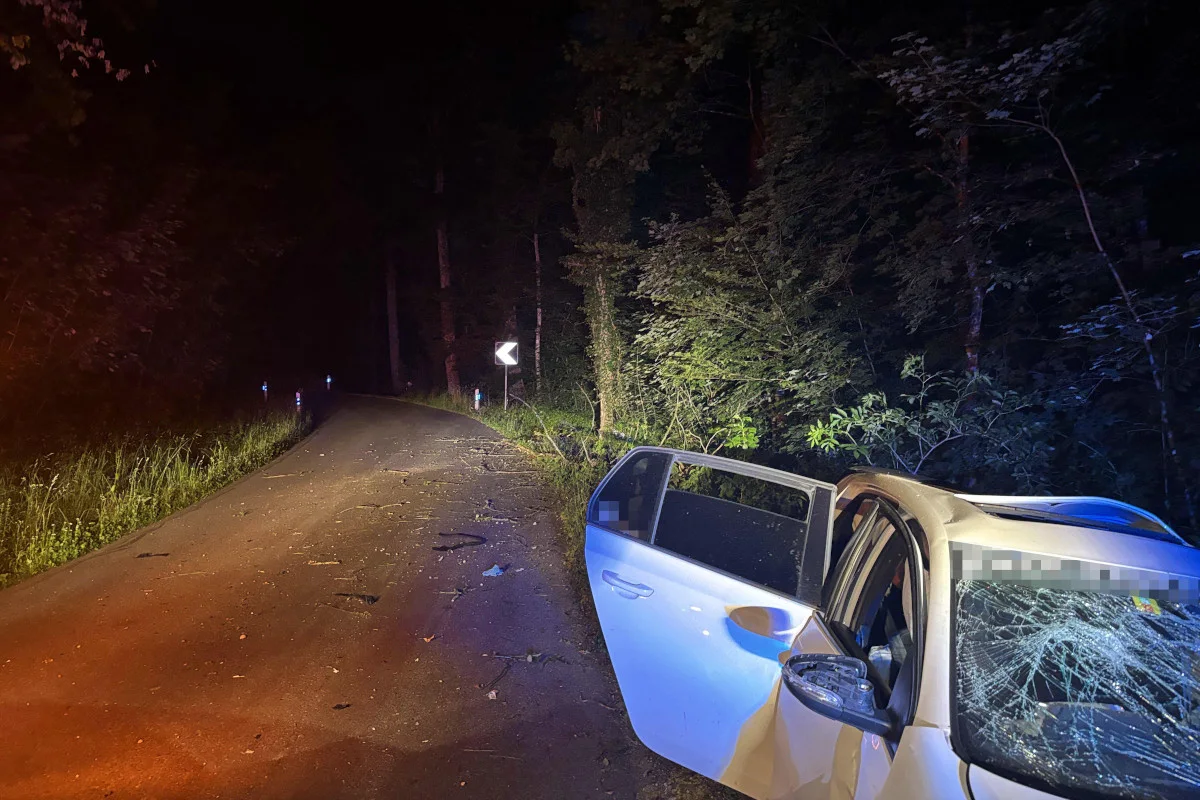 Heftiger Unfall in Möhlin AG – Lenker wird aus Auto geschleudert
