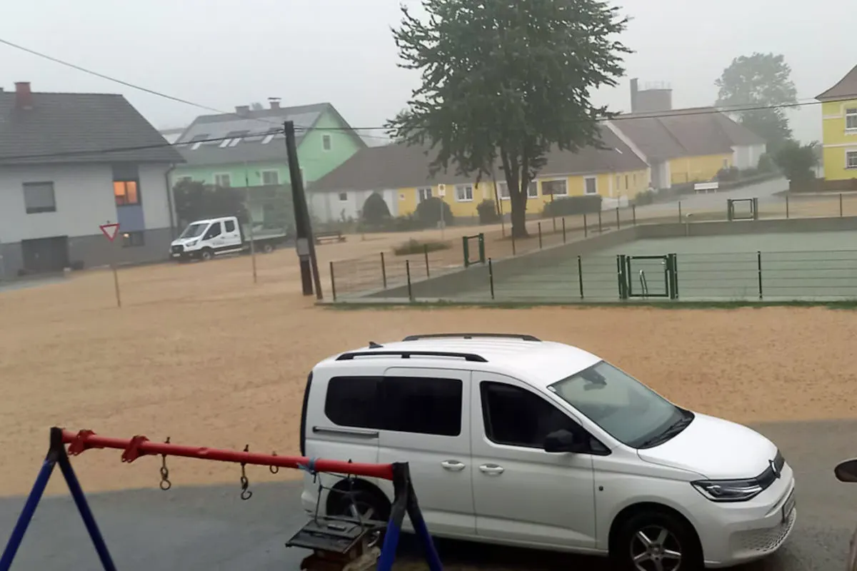 Waidhofen an der Thaya NÖ – Feuerwehr beseitigt schwere Unwetterschäden