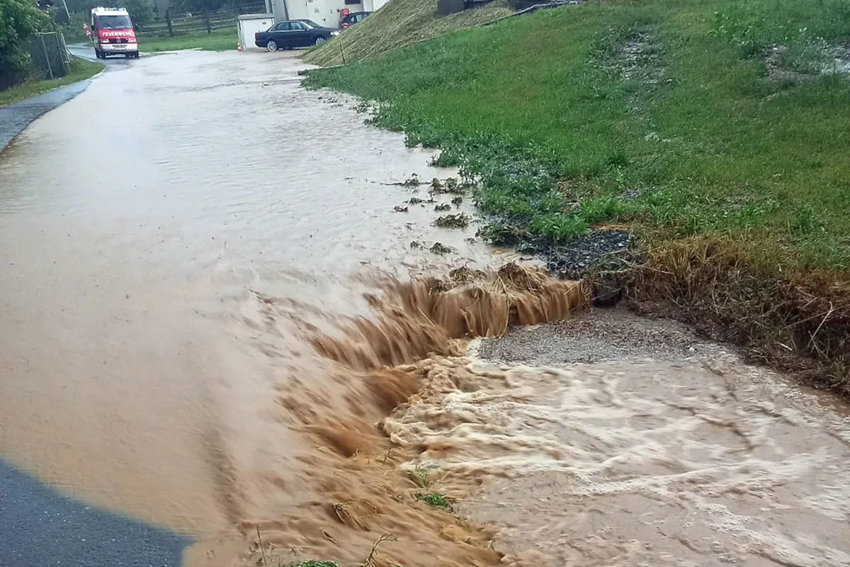 Waidhofen an der Thaya NÖ – Feuerwehr beseitigt schwere Unwetterschäden