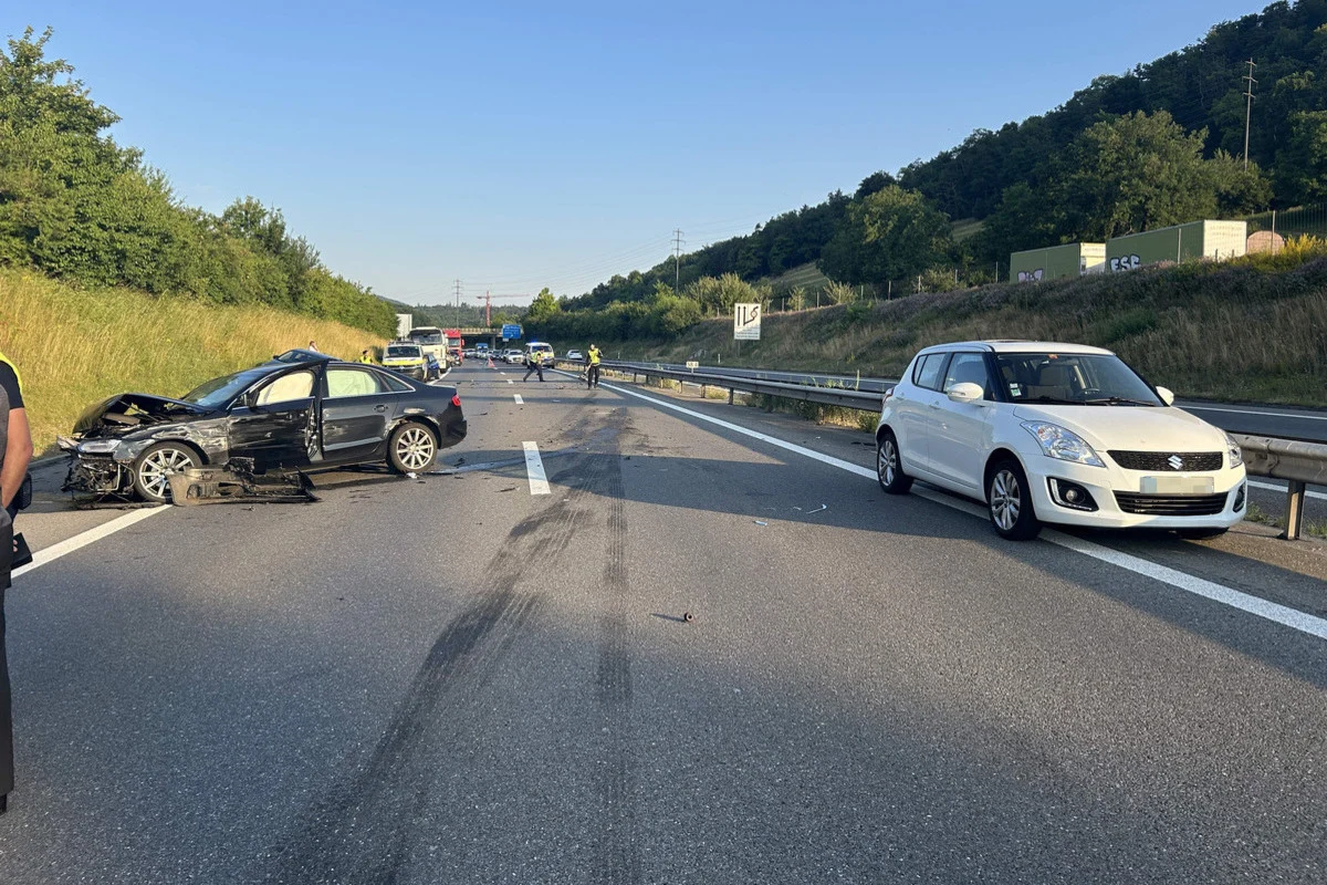 Mülligen AG – Unfall auf der A3 - Fünf Autos involviert – Verkehr staut sich kilometerweit