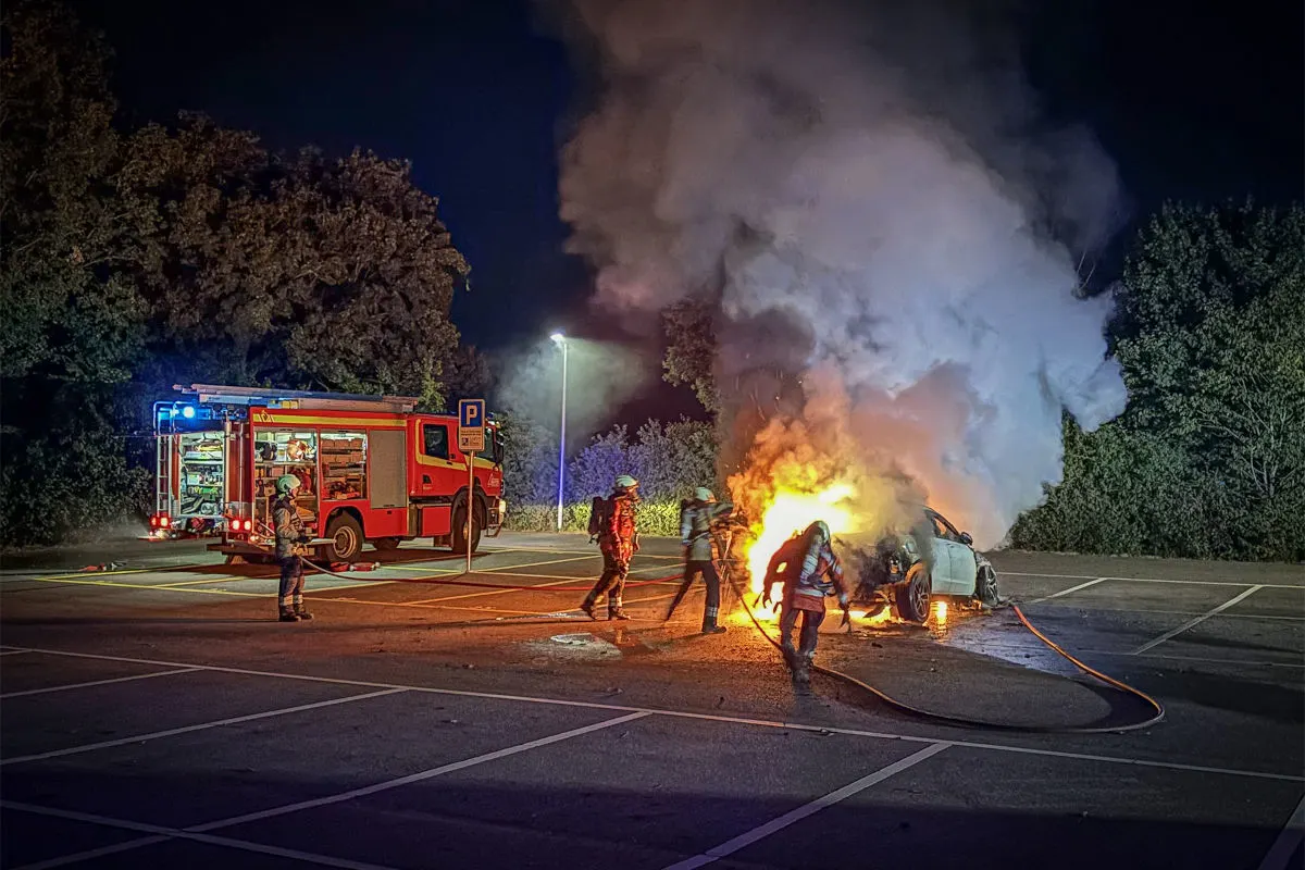 Reinach BL – Fahrzeug brennt komplett aus