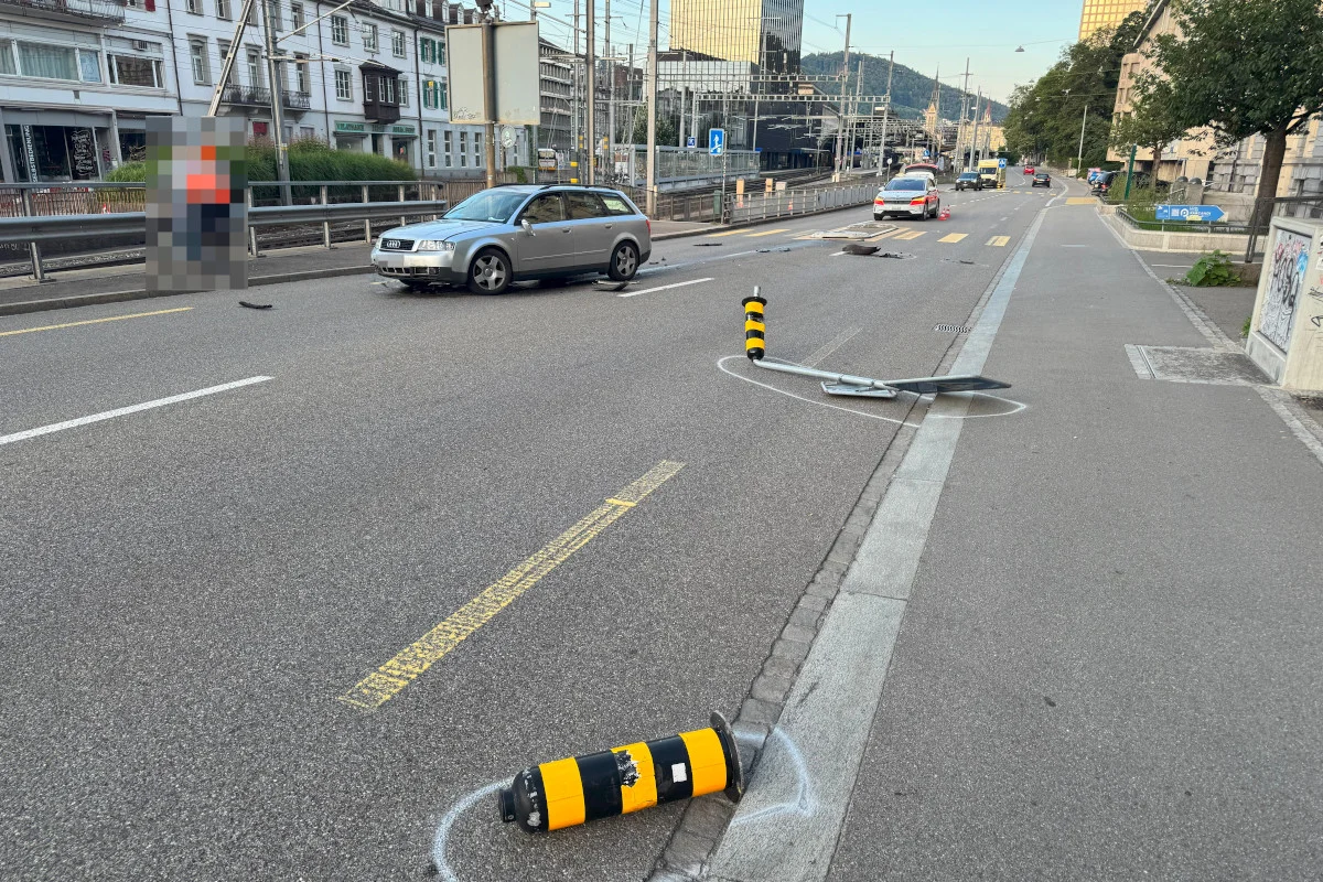 Unfall in St.Gallen – 20-jähriger Autolenker kollidiert infolge Sekundenschlafs
