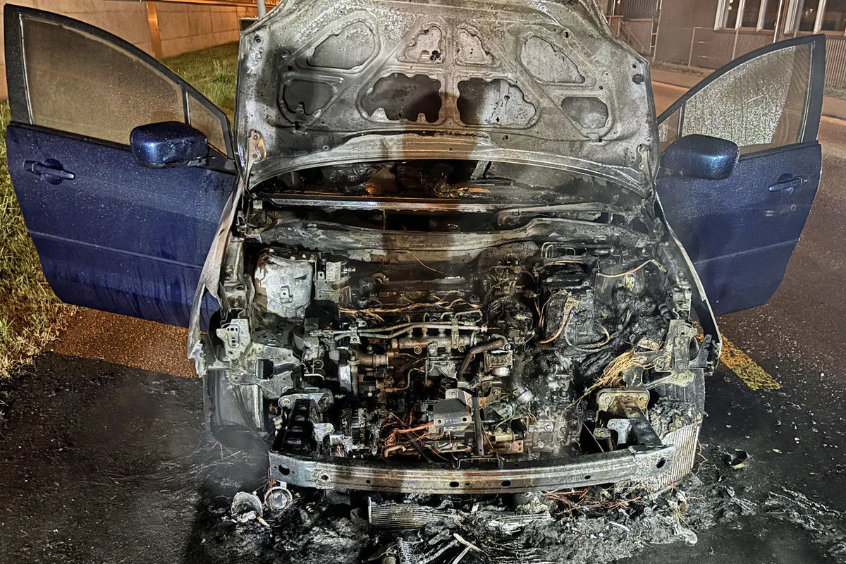 Nebikon LU – Auto komplett ausgebrannt