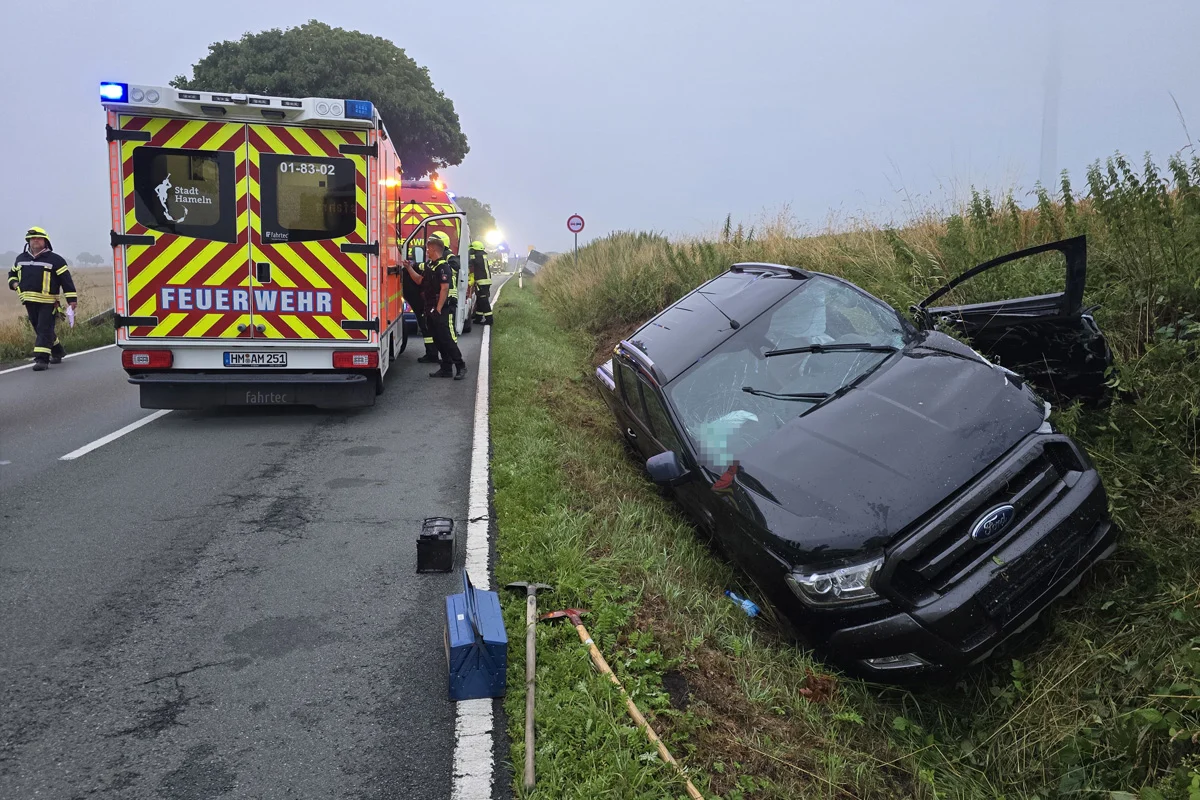 Hessisch Oldendorf NI – Zwei Verletzte bei Unfall zwischen Pkw und Linienbus