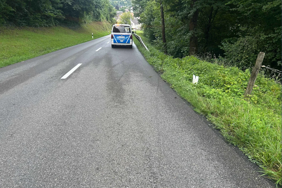 Unfall in Kaisten AG – Mit Auto in Bachbett gelandet