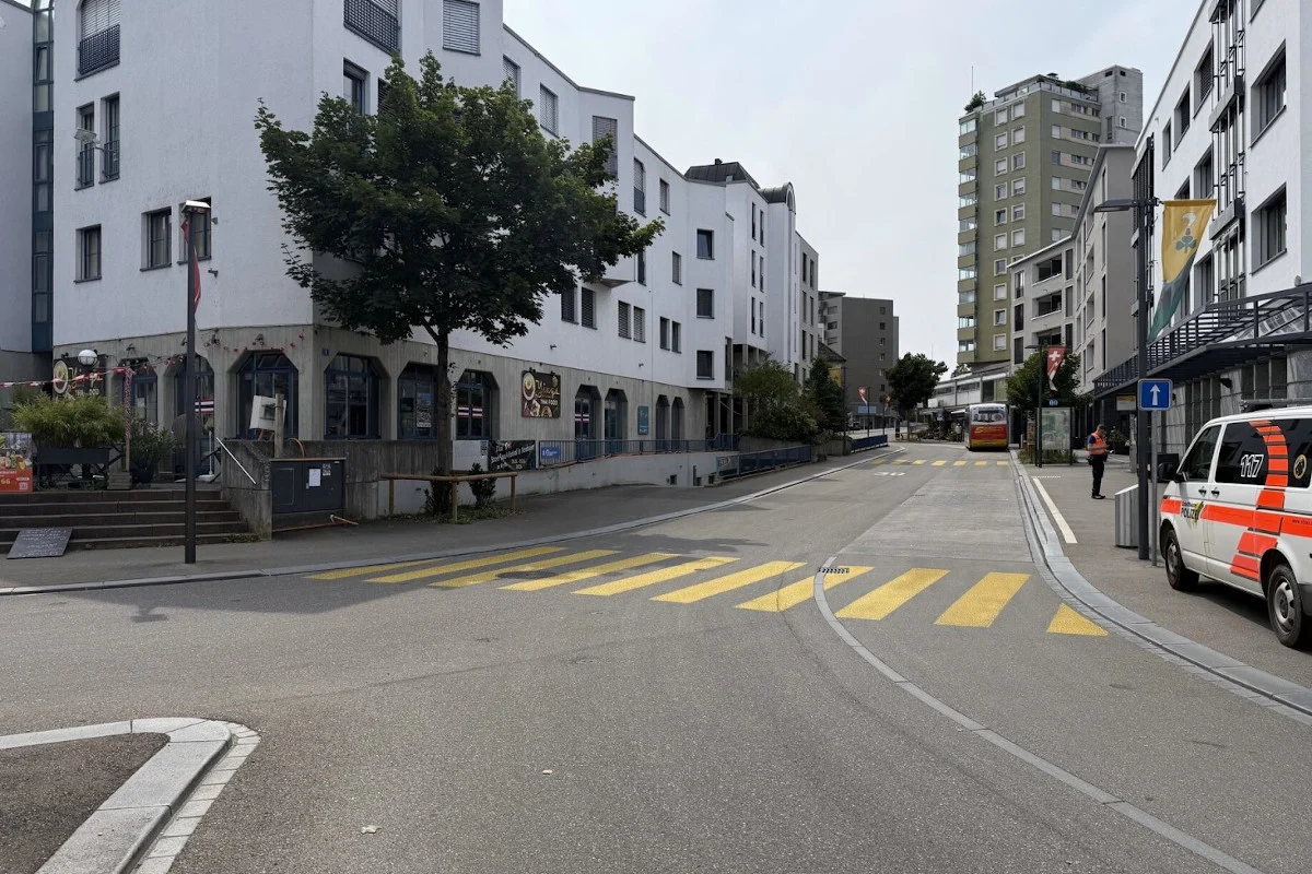 Neuhausen am Rheinfall SH – Fussgänger bei Unfall mit Bus verletzt