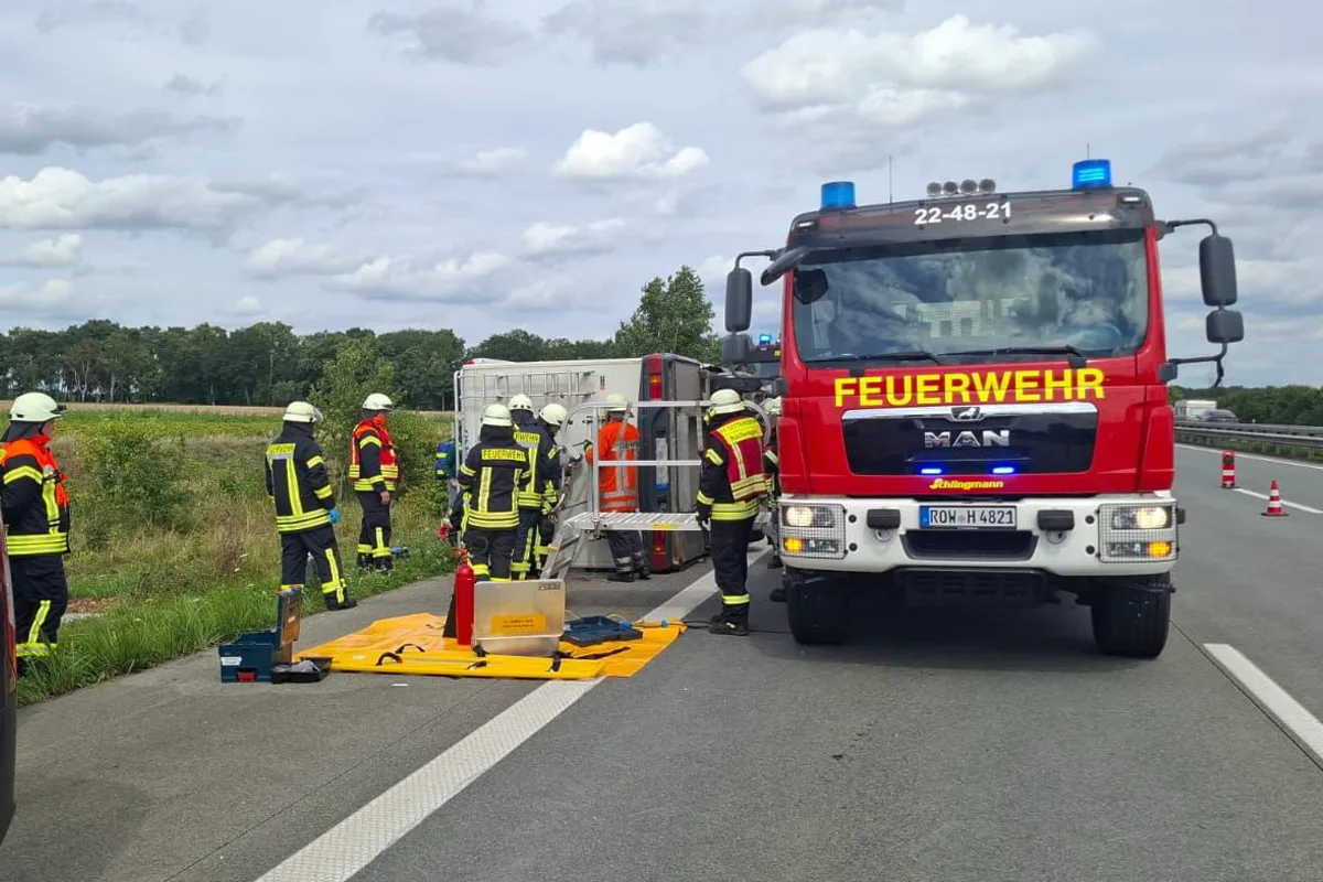 A1 Sittensen NI – Unfall von Wohnmobil durch geplatzten Reifen