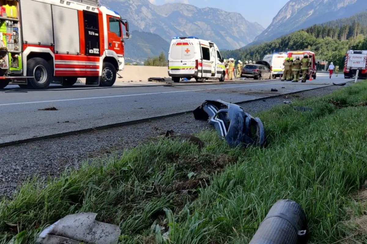 A10 Pfarrwerfen S – Schwerer Unfall mit vier Verletzten 