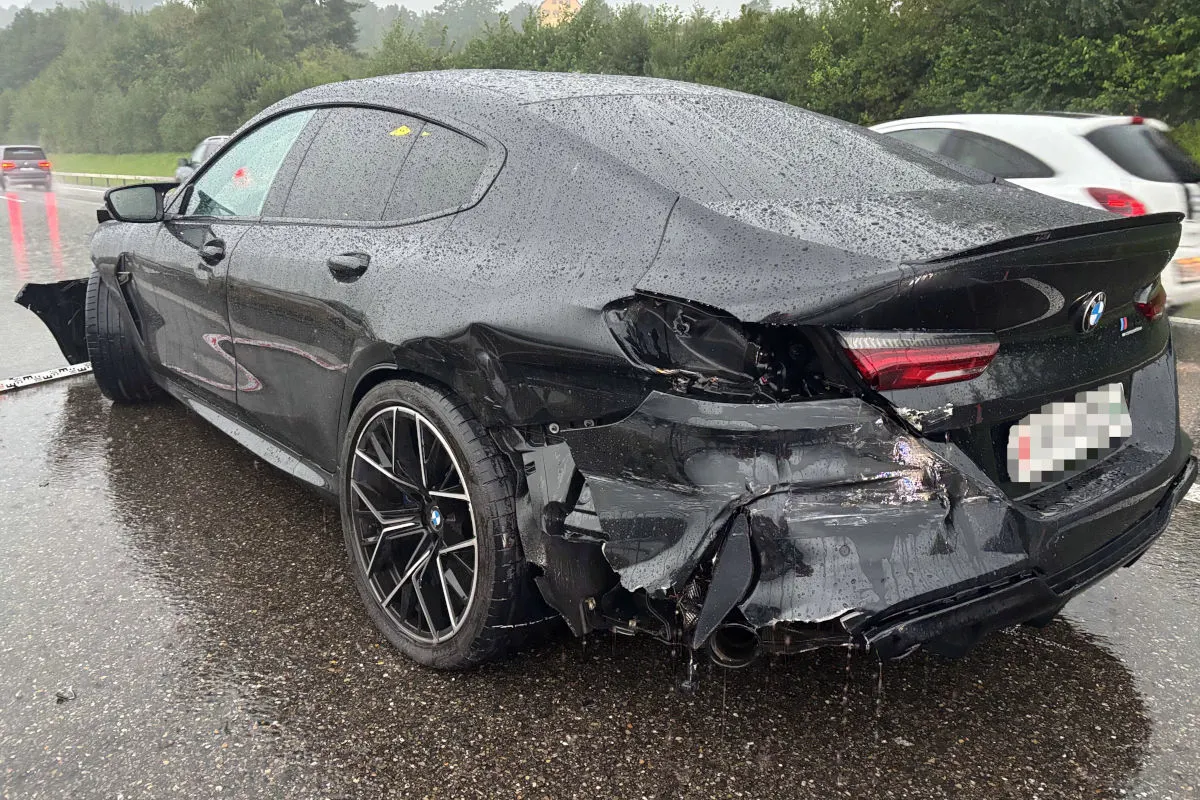 A1 Gossau SG – Aquaplaning führt zu Unfall