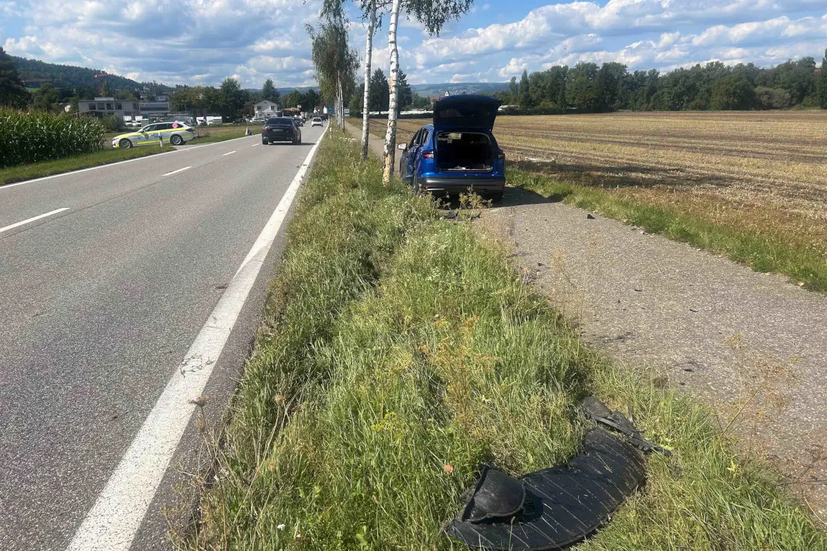 Unfall bei Bad Zurzach AG – Lenker prallt gegen Kandelaber