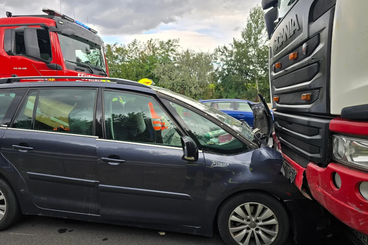 Unfall auf A4 bei Neusiedl am See B – PKW prallt auf Sattelzug