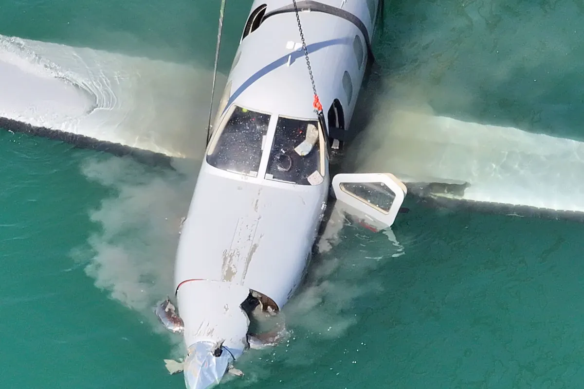 Vierwaldstättersee LU – Gesunkenes Leichtflugzeug erfolgreich geborgen