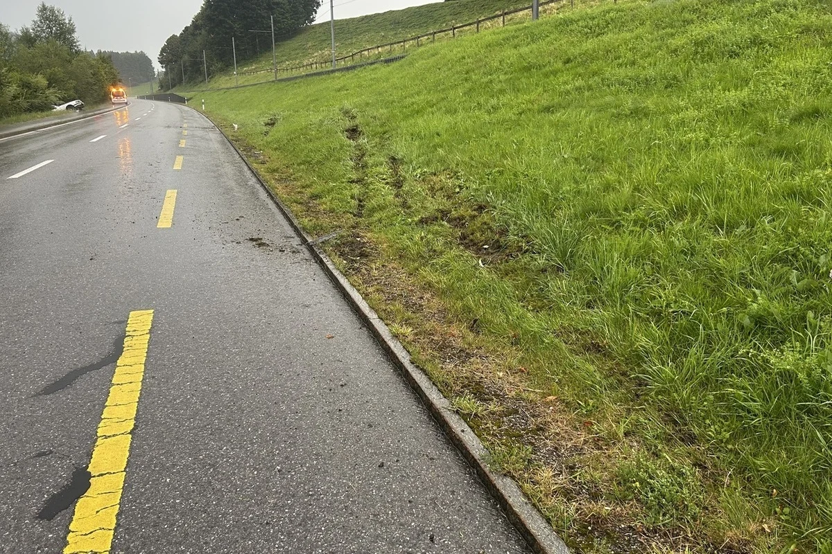 Gais AR – Auf regennasser Fahrbahn verunfallt