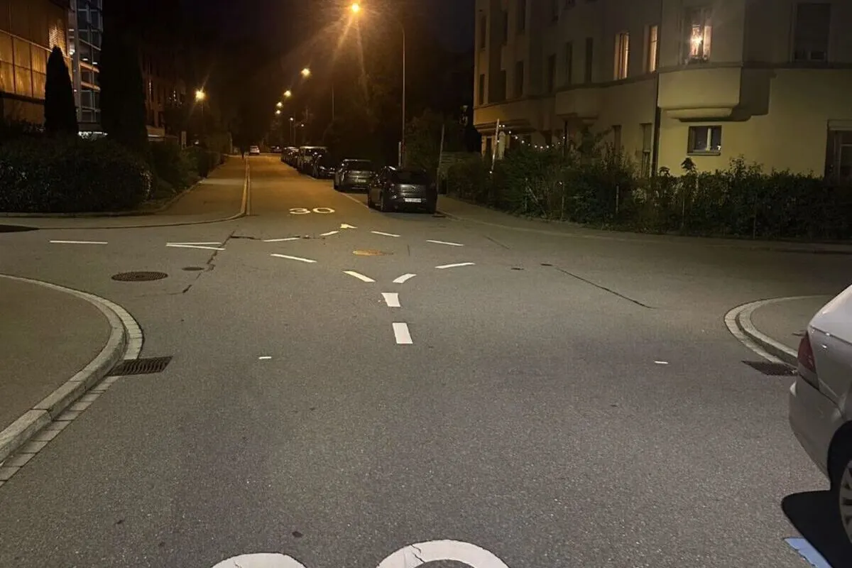 Unfall in St. Gallen – Zwei Autos kollidieren bei Verzweigung