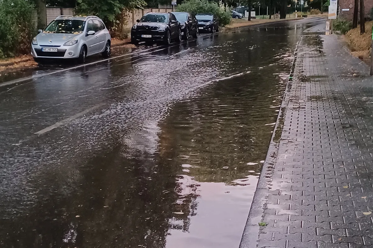 Kaarst NW – 15 Einsätze nach Starkregen und Hagel
