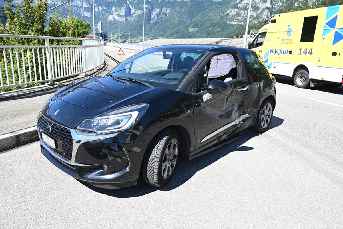 Flums SG – Fahrer (95) bei Kollision von zwei Pkw verletzt