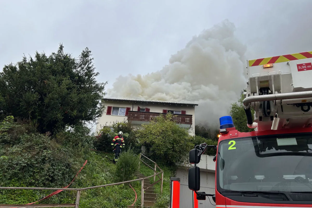 Rudolfstetten AG – Sechs Personen verletzt bei Brand in Wintergarten