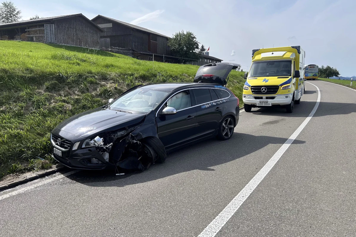 Waldkirch SG – Ablenkung führt zu Unfall zwischen zwei Autos