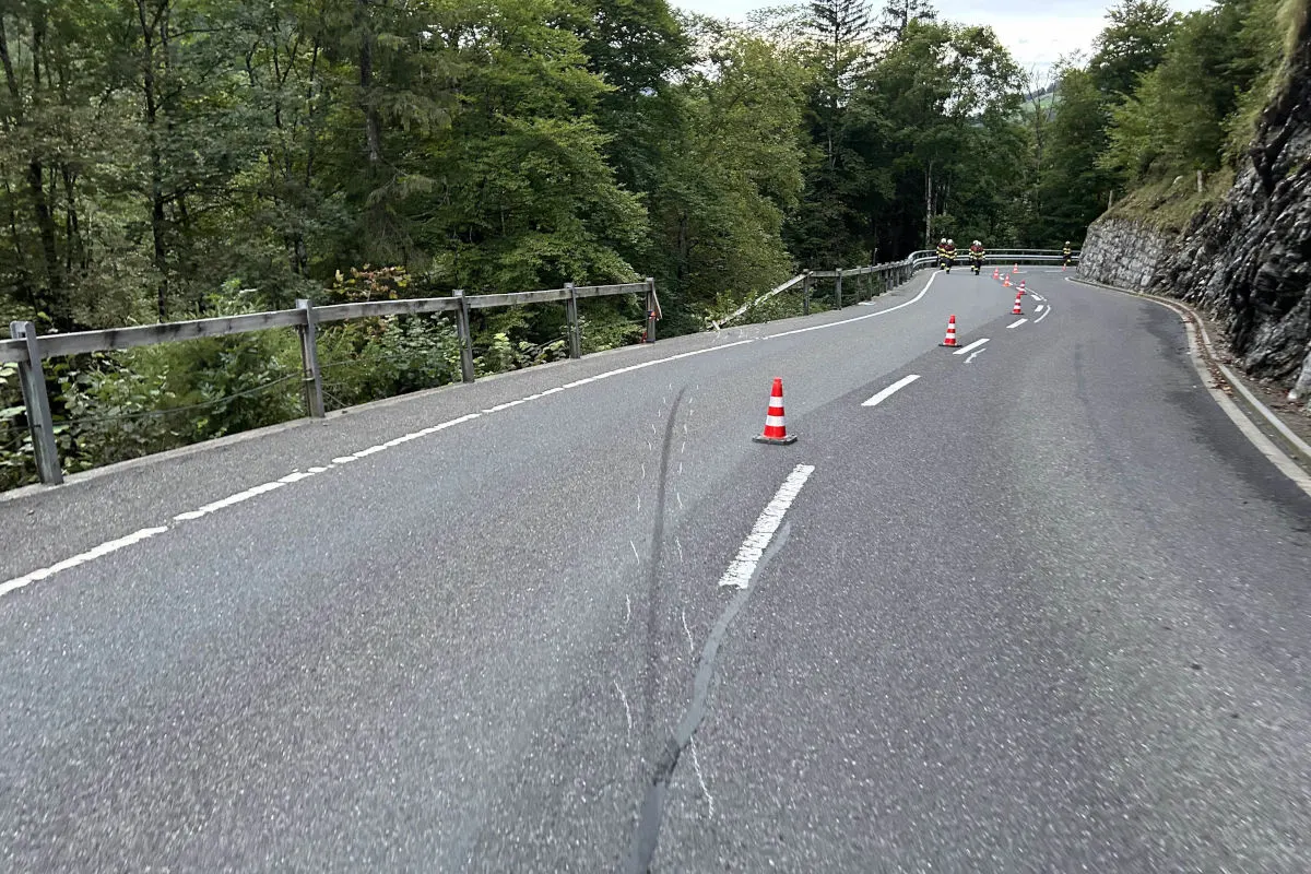 Vorderthal SZ – Schwerer Unfall mit Motorrad