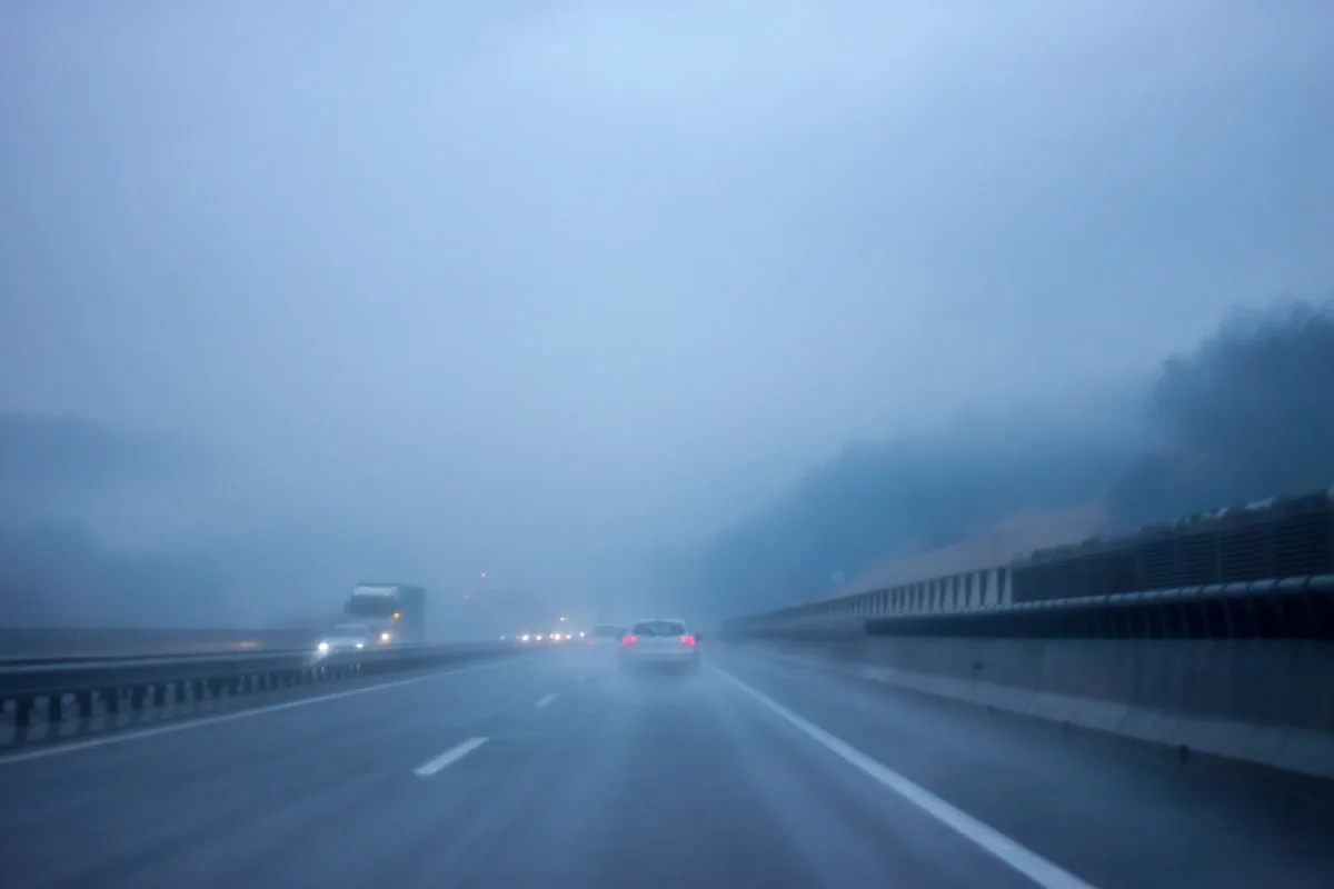 Aquaplaning – Ursachen, Warnsignale und Tipps zur Vorbeugung
