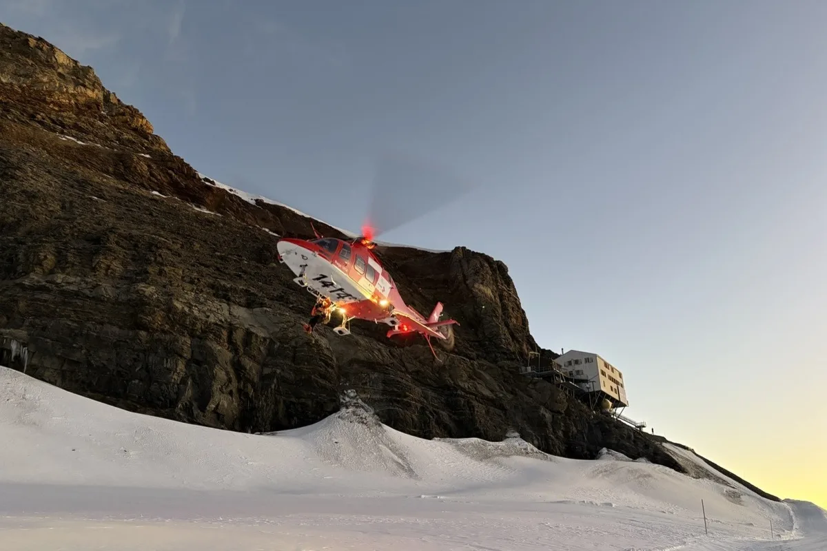 Eiger BE – Rega rettet zwei Alpinisten nach eisiger Nacht