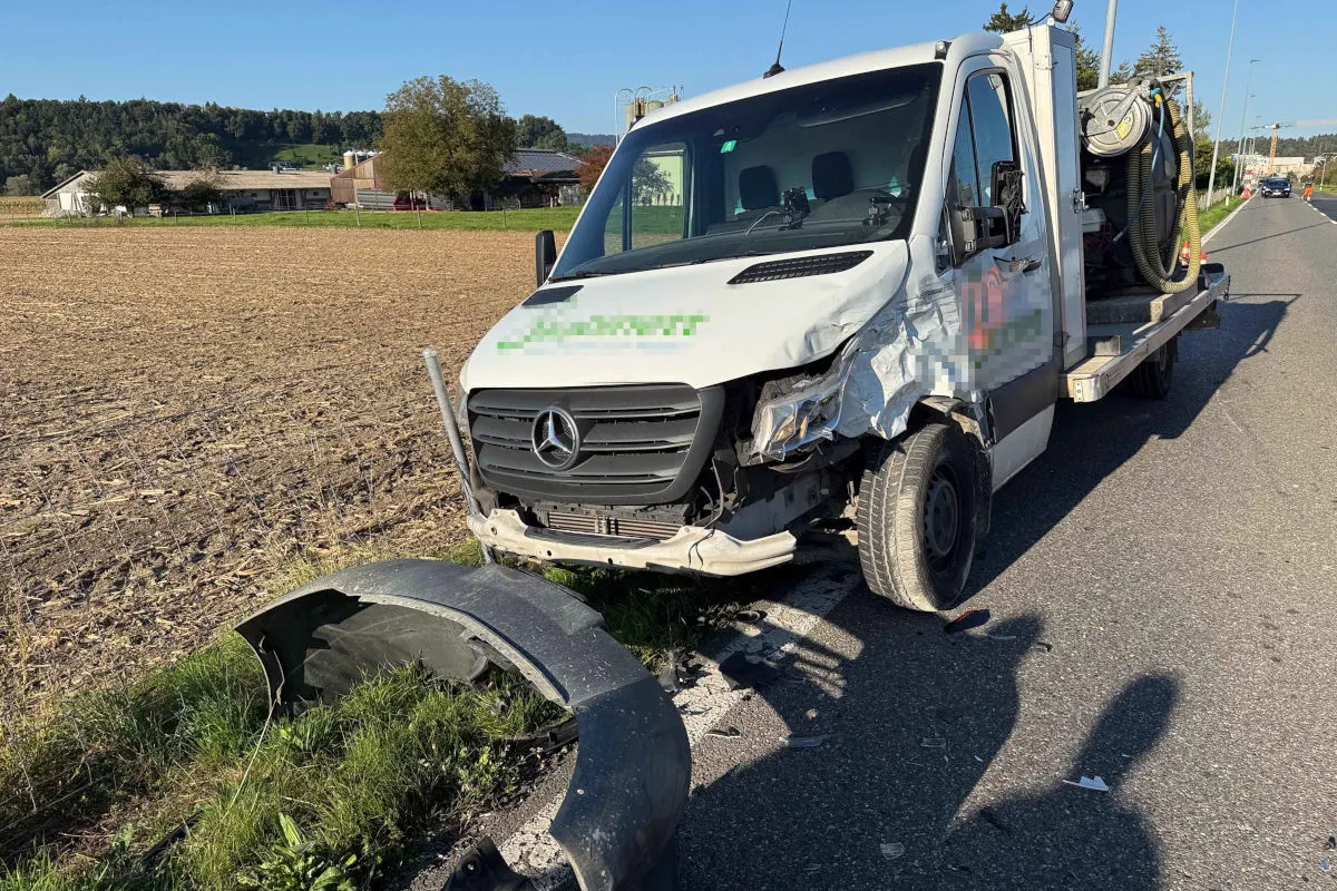 Suhr AG – Zwei verletzte Frauen bei heftigem Unfall