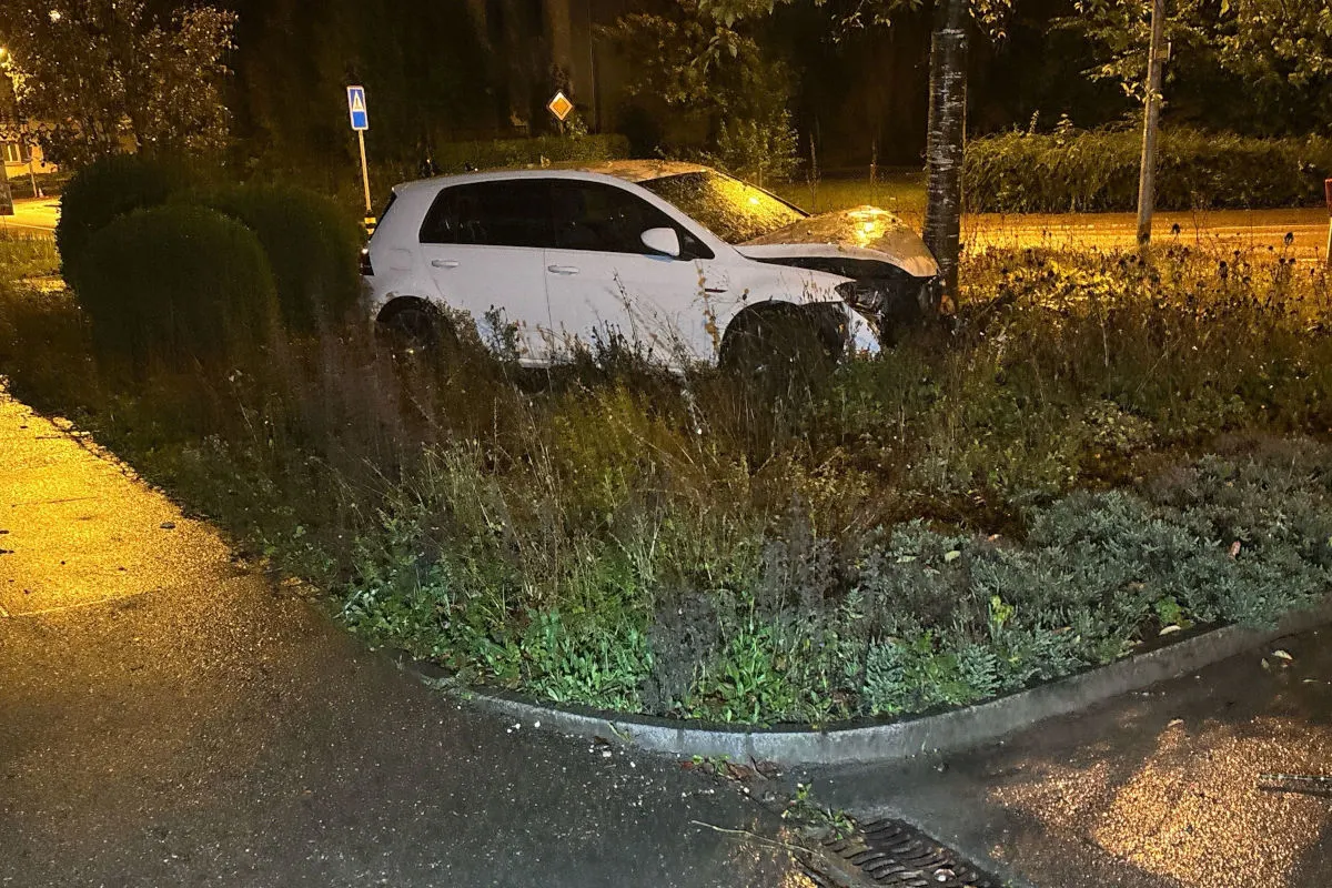 Unfall in Grenchen SO – Alkoholisierter Lenker prallt gegen Baum