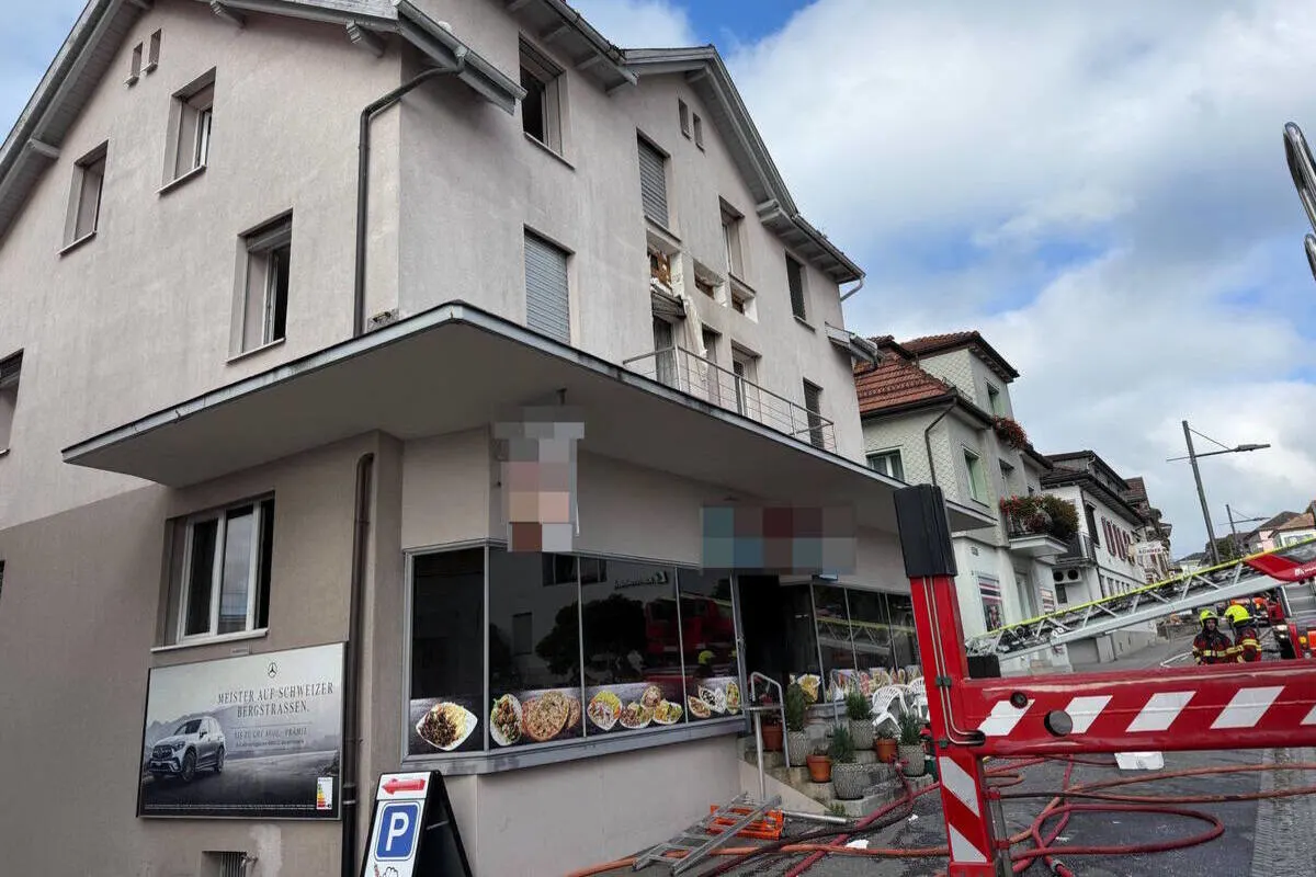Bazenheid SG – Grossbrand fordert drei Verletzte