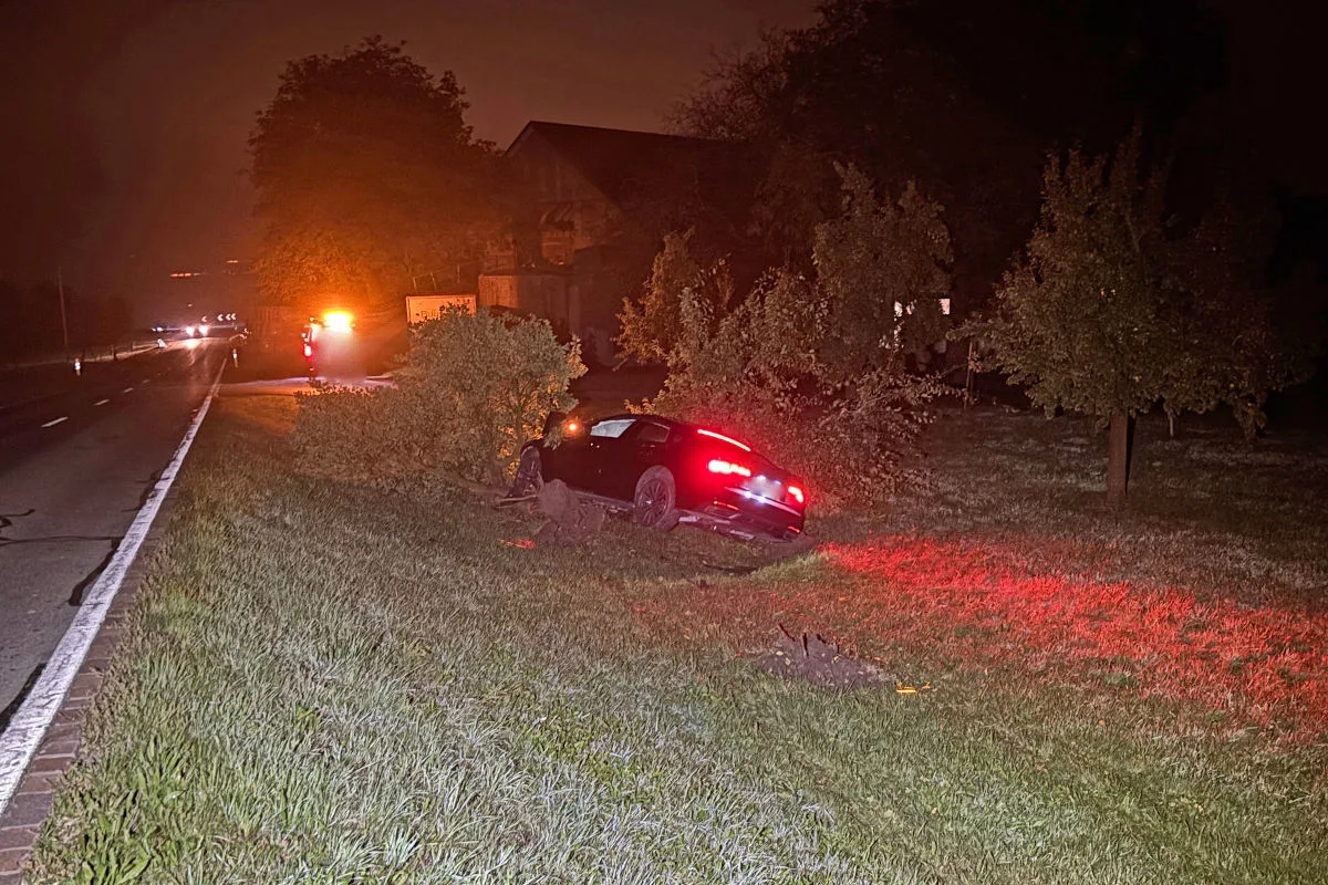 Unfall in Römerswil LU  – Lenker prallt gegen mehrere Bäume