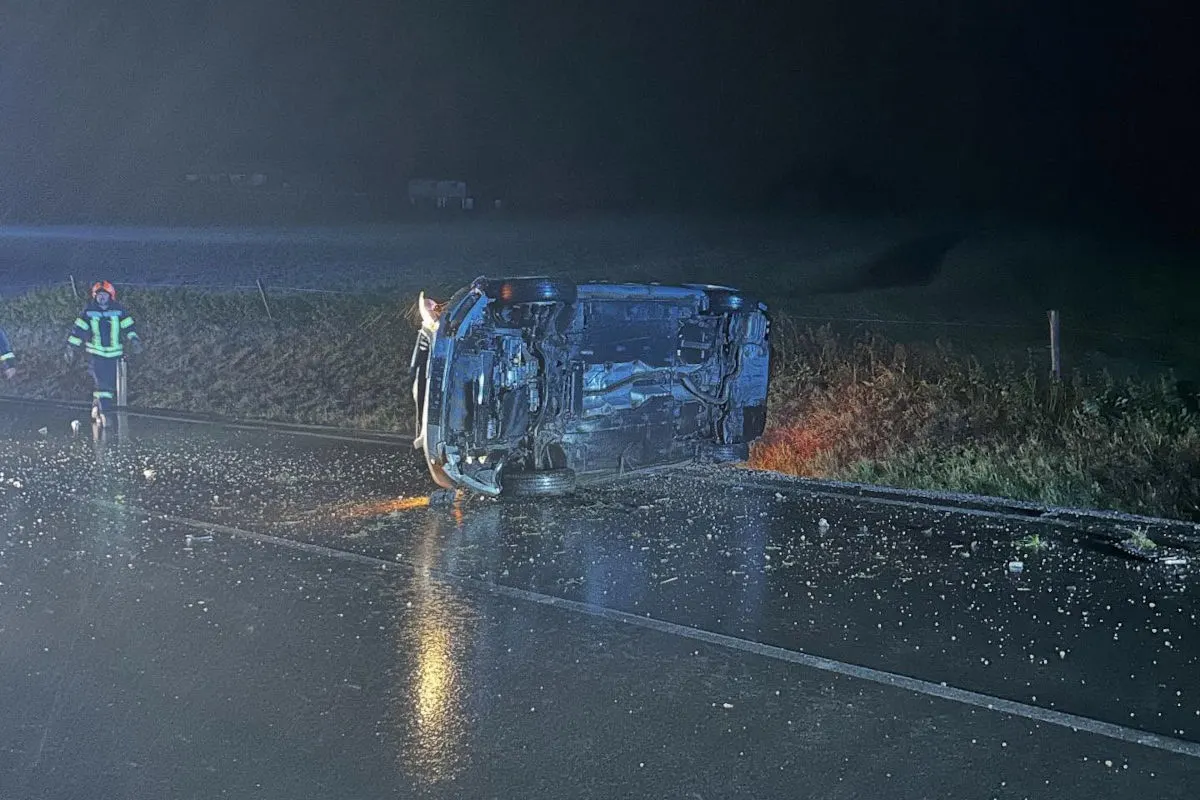 Mitterberg-Sankt Martin ST – Lenker überschlägt sich bei Unfall