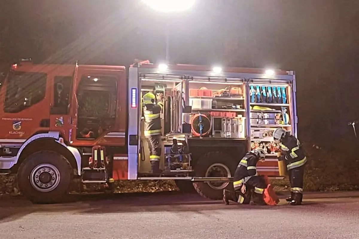 Bad Mitterndorf ST – Vier Verletzte bei Unfall mit Überschlag