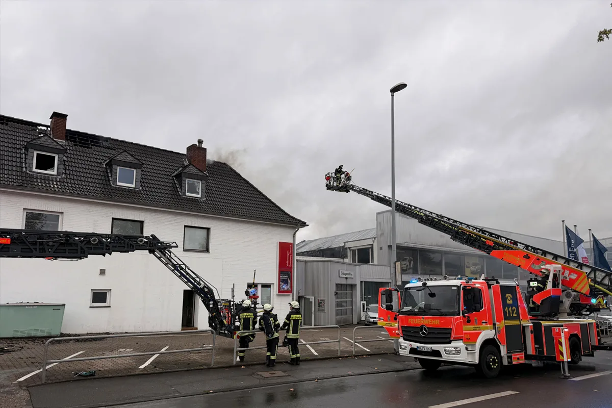 Mülheim an der Ruhr NW – Großbrand in Autowerkstatt