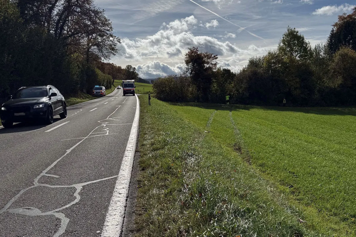Unfall bei Siglistorf AG – Lenker stürzt Abhang hinab