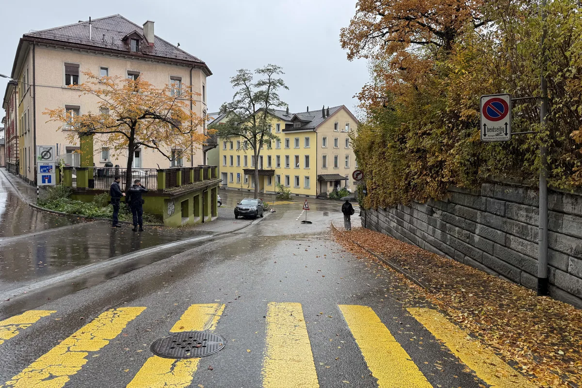 St.Gallen – Fahrunfähiger E-Scooter-Fahrer verursacht Unfall 