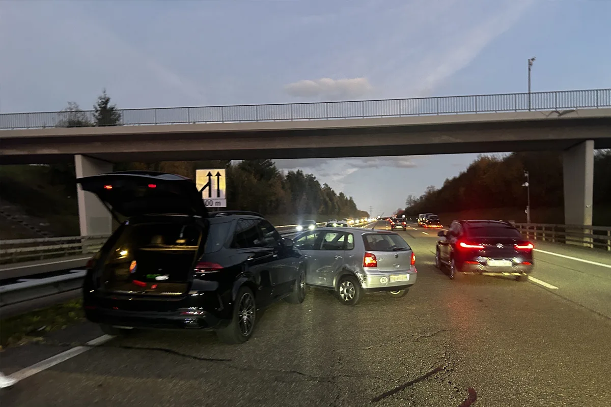A1 Oberbüren SG – Unfall mit zwei Pkw auf der Autobahn