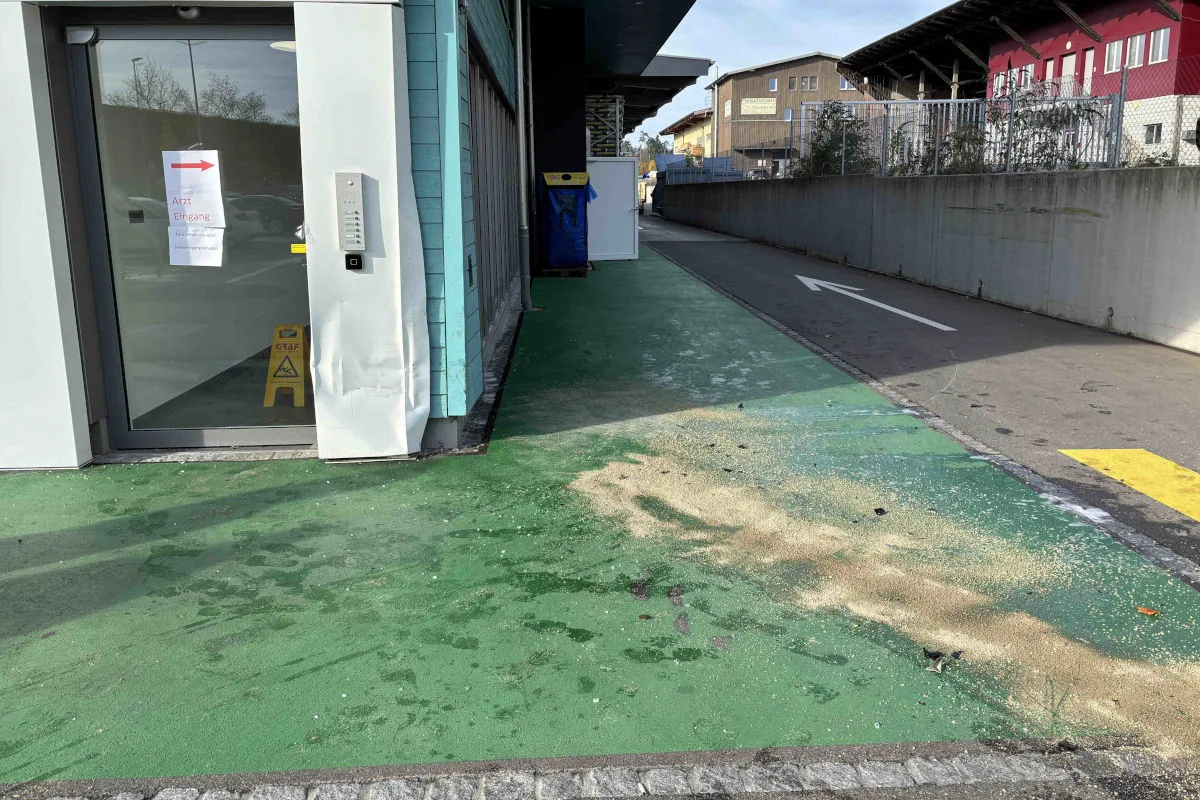Würenlos AG – Verwechslung von Gas und Bremse führt zu Unfall