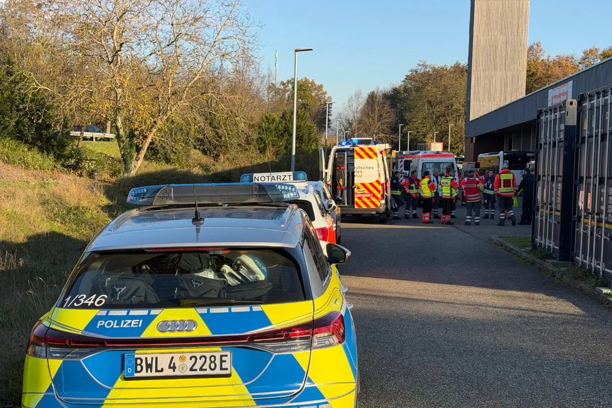 Weil am Rhein BW – Eine Tote und ein schwer verletztes Kind nach Unfall von Bus