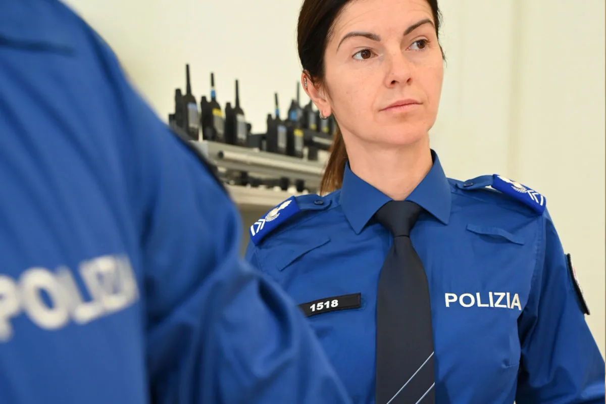 Einheitliche Polizeiuniform für Westschweiz und Tessin