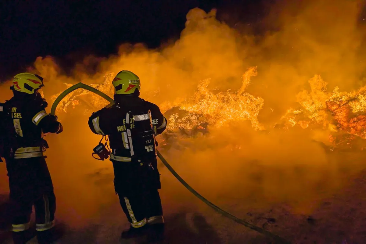 Neusiedl am See B – Strohballen in Brand