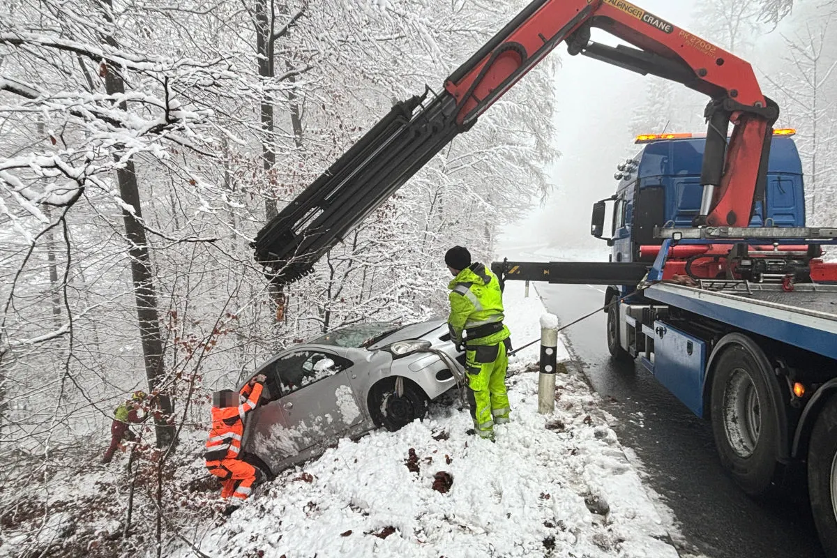 Unfall in Triesenberg FL – Auto überschlägt sich und landet auf Dach