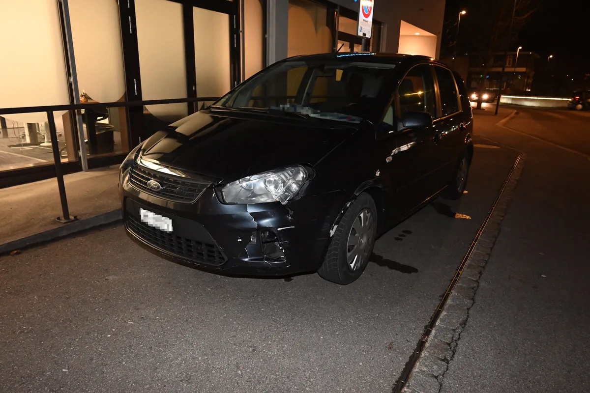 Heerbrugg SG – Unfall im Kreisel - Autofahrer alkoholisiert