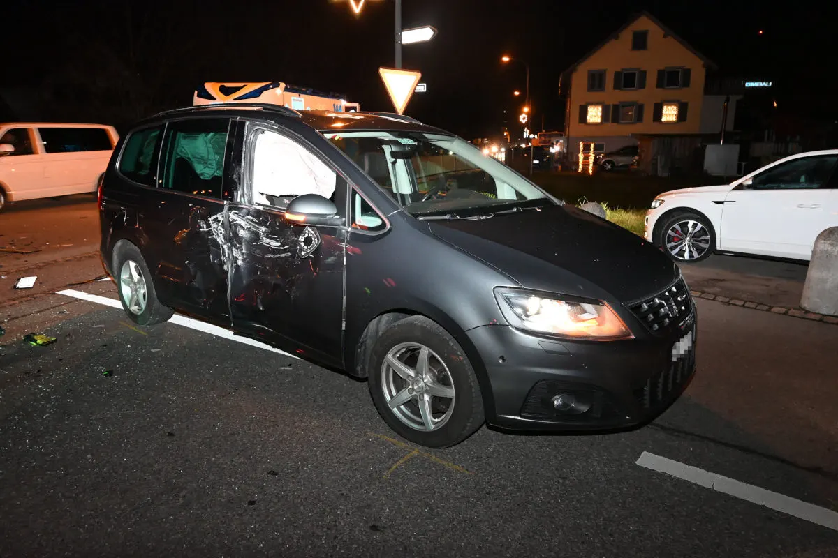 Oberriet SG – Unfall zwischen Auto und Motorrad
